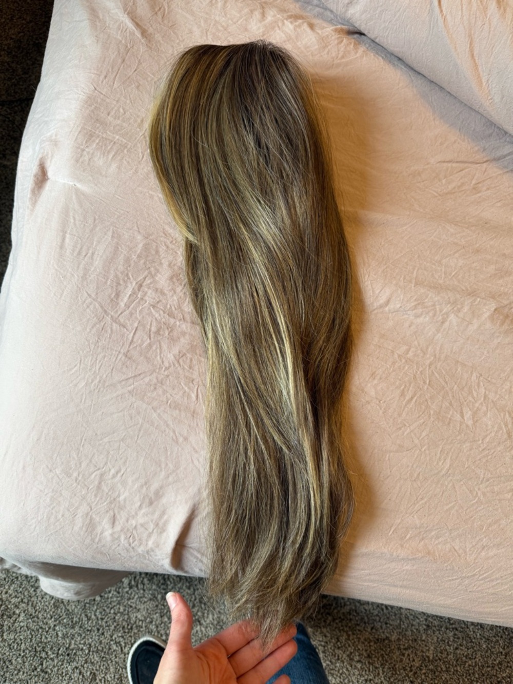 Raquel Welch 18” synthetic wig: Light Brown with Blonde Highlights - Picture 10 of 10